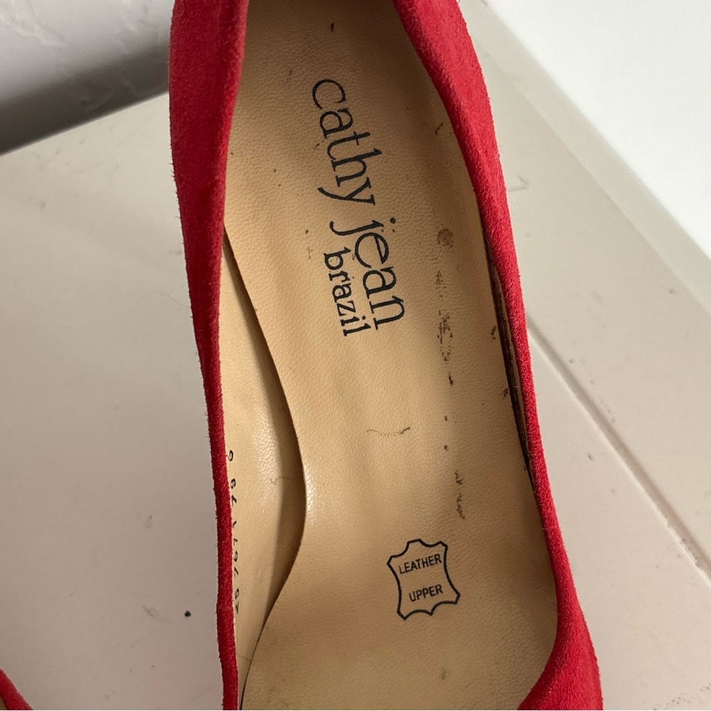 Cathy Jean Brazil Red Suede Black Heel Platform Pumps, Size 6 - Picture 2 of 11